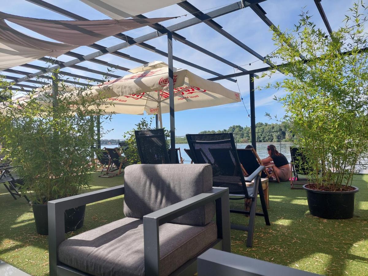 B&B Botel Charlie Beograd Eksteriør billede