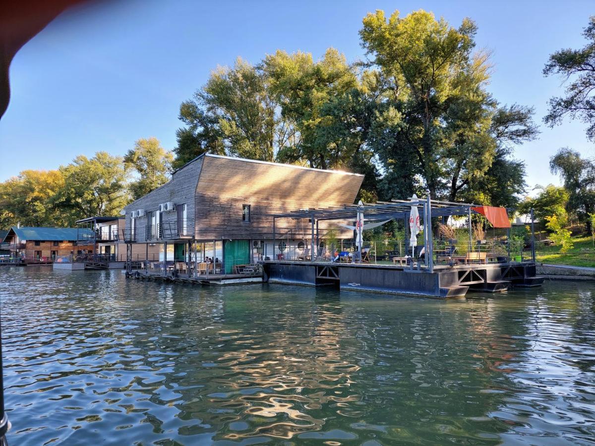 B&B Botel Charlie Beograd Eksteriør billede