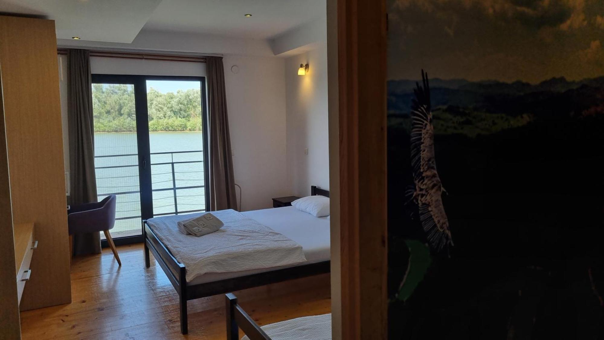 B&B Botel Charlie Beograd Eksteriør billede