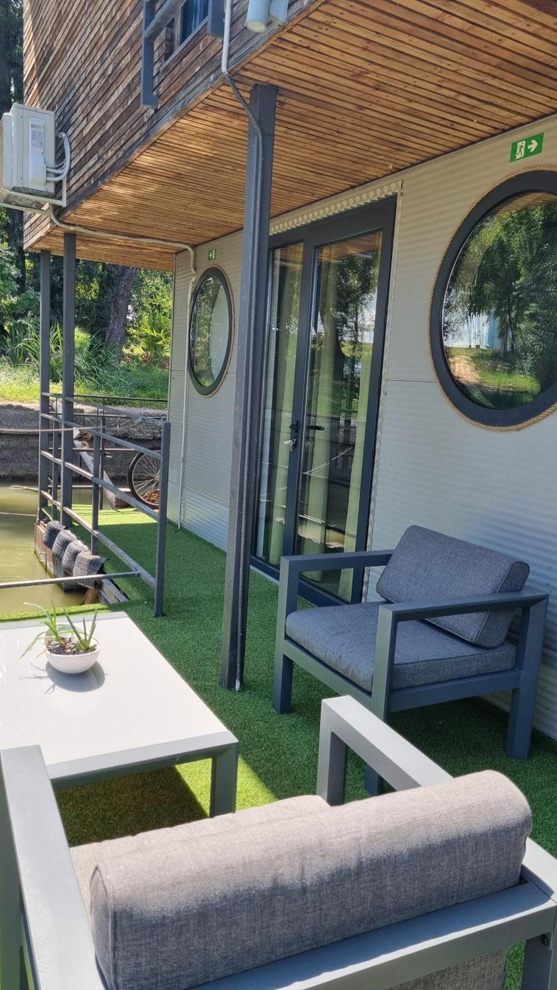 B&B Botel Charlie Beograd Eksteriør billede