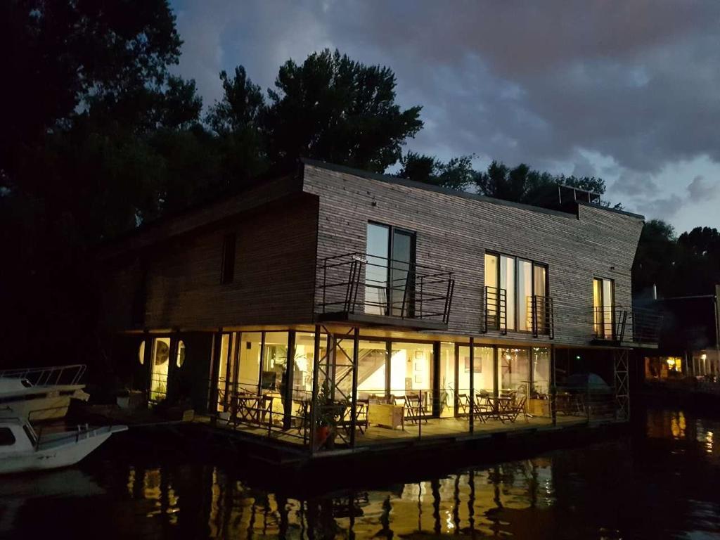 B&B Botel Charlie Beograd Eksteriør billede